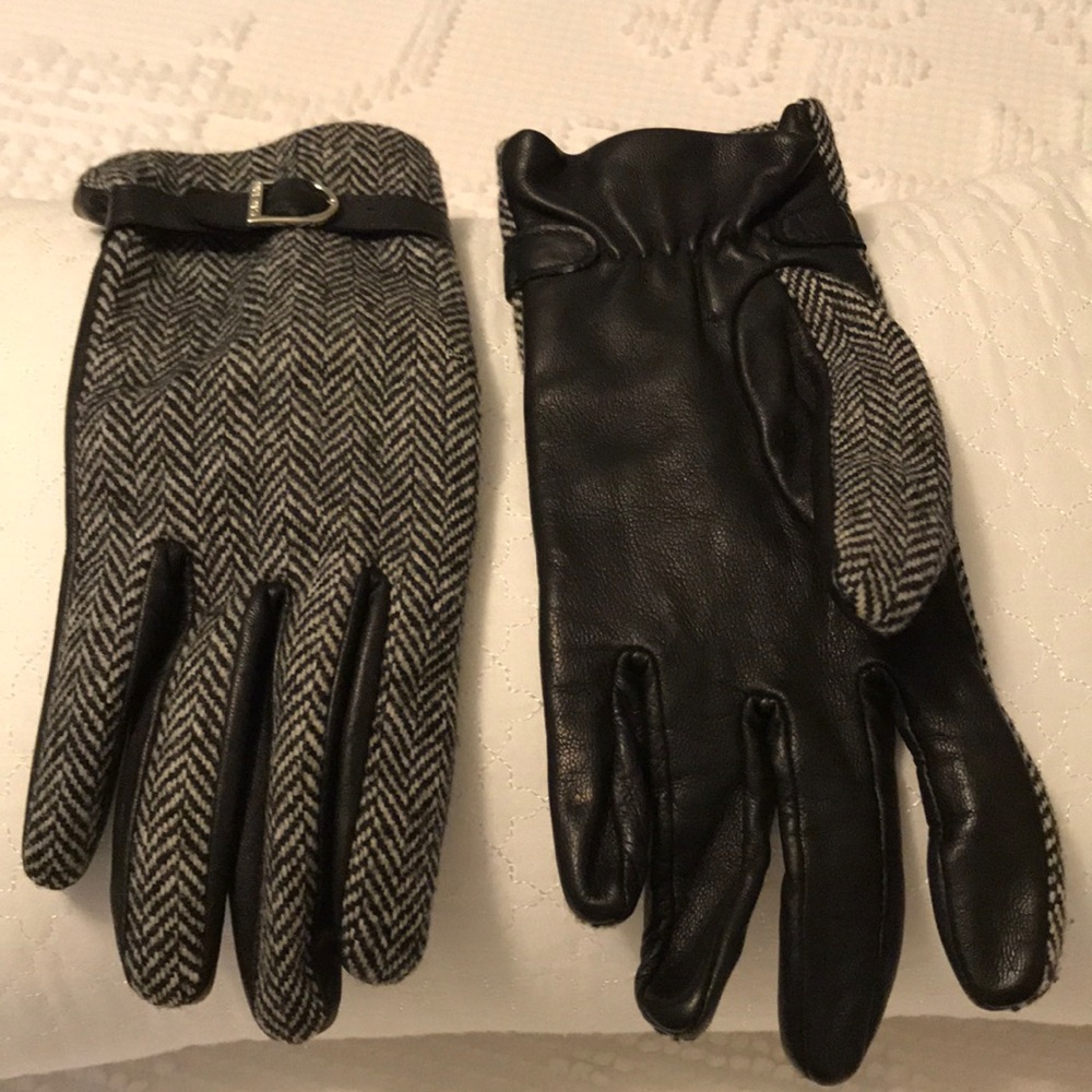 Nine West ladies gloves; rarely worn - M